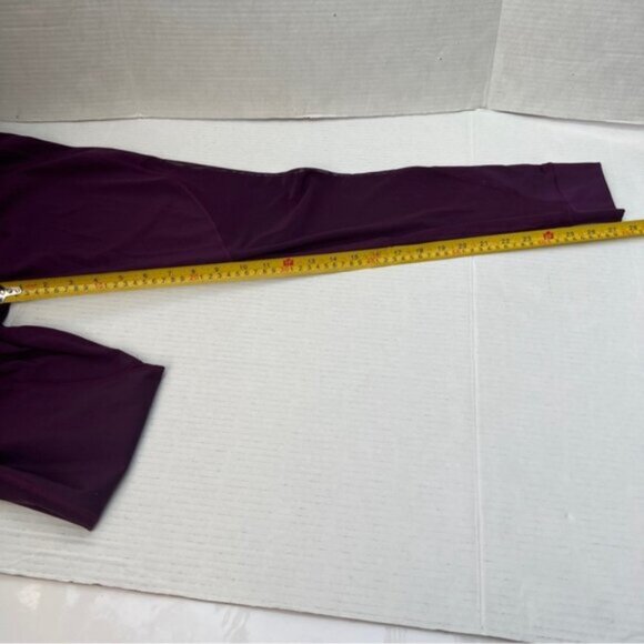Lululemon  * HOT LIKE AGNI  Tight leggings Mesh EUC  Darkest Magenta Purple  8 - Picture 8 of 14